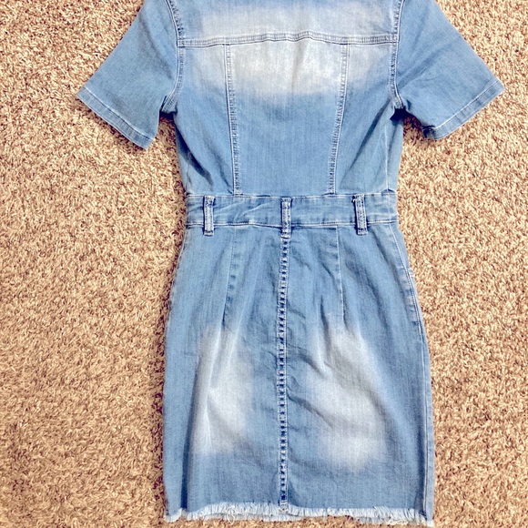 Dress - Picture 2 of 2